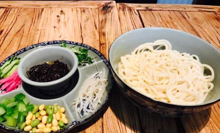 四季民福炸醬面館(前門廊坊二條店)