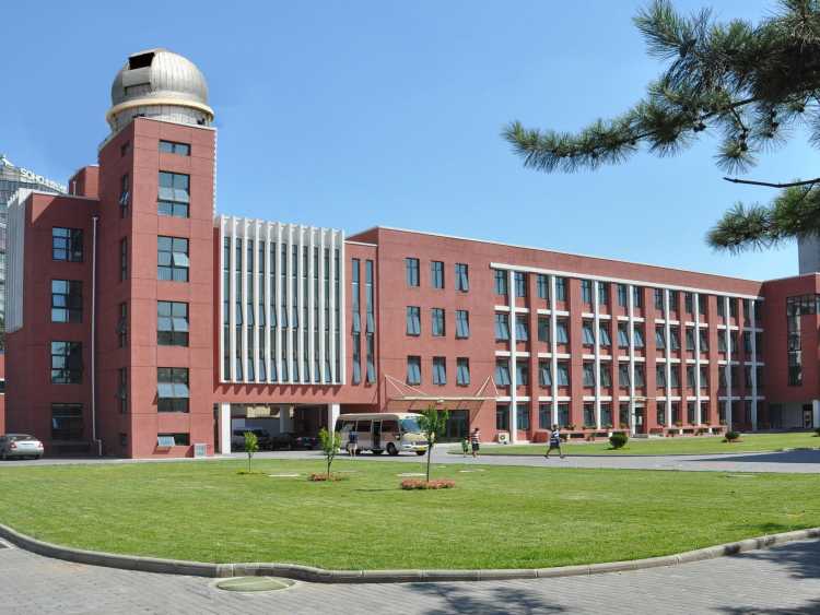 清華大學(xué)附屬中學(xué)