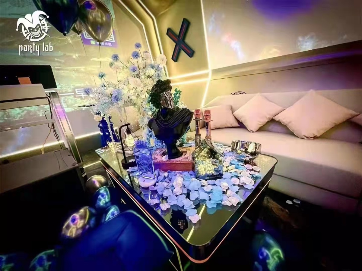 重慶夜總會哪家好玩，這十家讓你對豪華夜總會認(rèn)知