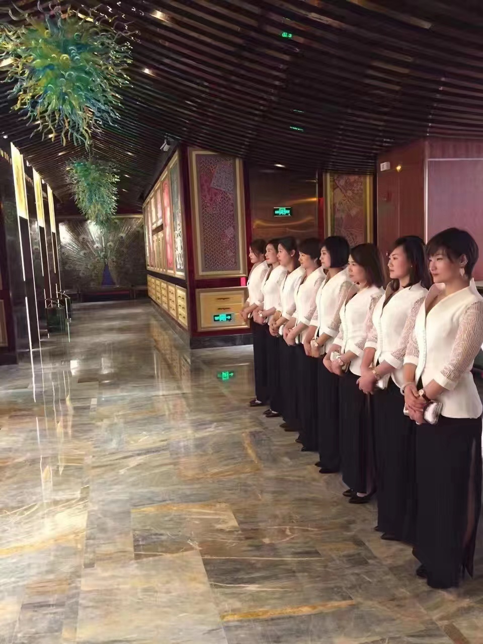 泰州鳳城天下商務(wù)夜總會(huì)KTV