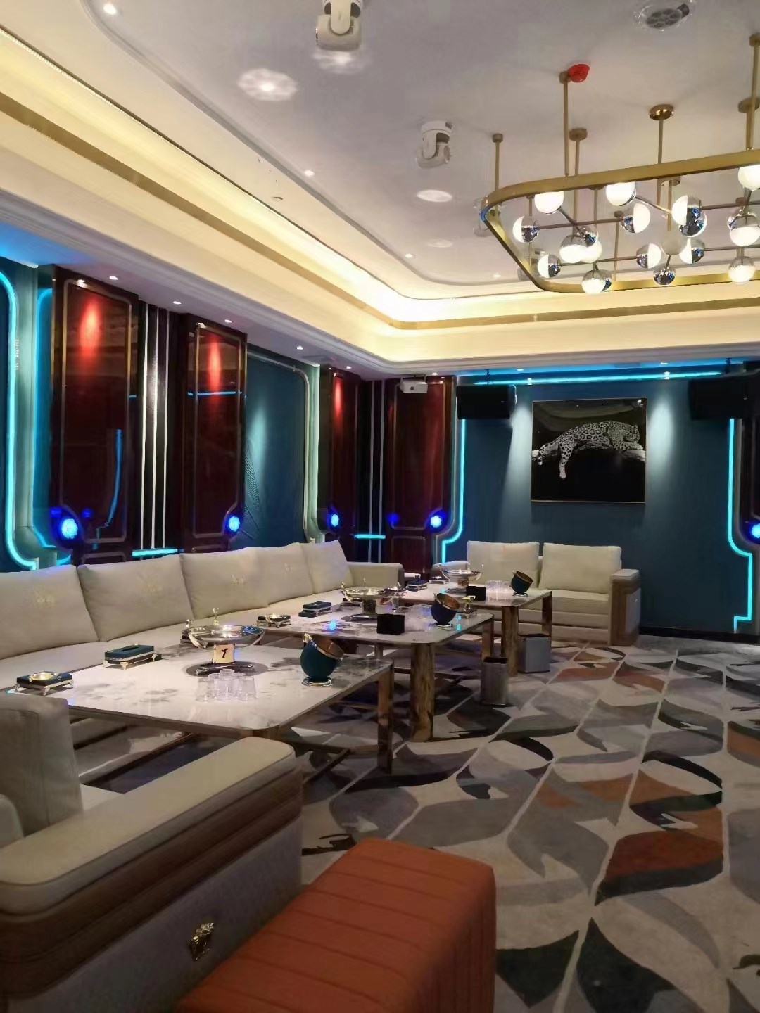 威海夜總會(huì)哪家好，來(lái)過(guò)這的都說(shuō)非常好